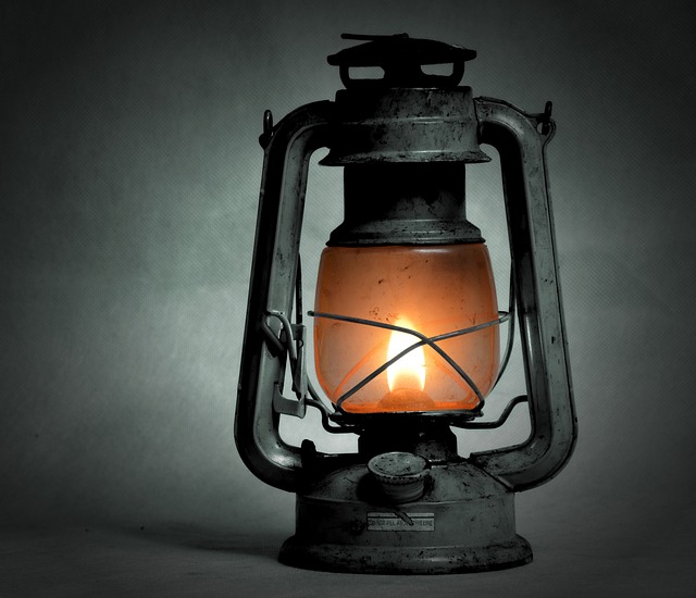 Oil lantern